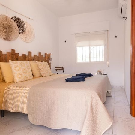 Bed and Breakfast La Casa Del Burro Нерха Экстерьер фото